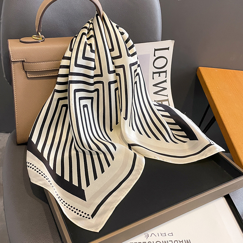 Luxury Brand Neckerchief Sprin - đánh giá và giá Ascot Neck Scarf