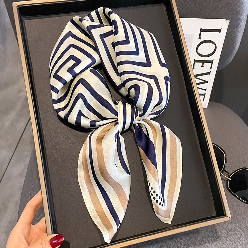 Luxury Brand Neckerchief Sprin - đánh giá và giá Ascot Neck Scarf